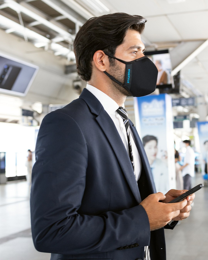 man wearing zorro black styleseal pro reusable face mask